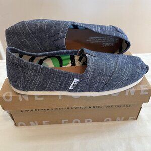 Toms Classic Chambray size 6 denim